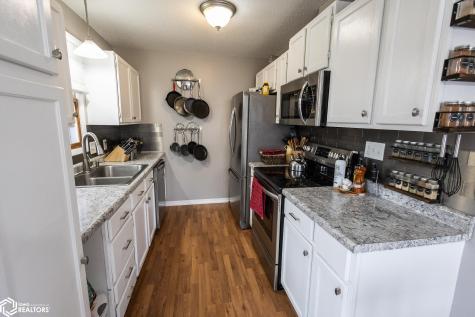 1109 S 9th Place Clear Lake IA 50428