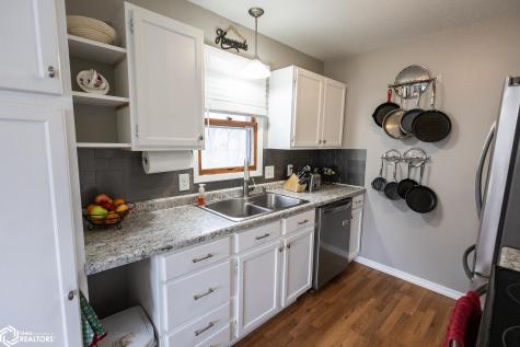 1109 S 9th Place Clear Lake IA 50428