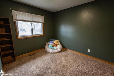 1109 S 9th Place Clear Lake IA 50428