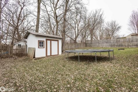 1109 S 9th Place Clear Lake IA 50428