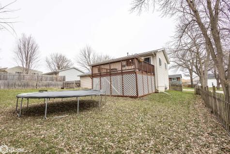 1109 S 9th Place Clear Lake IA 50428