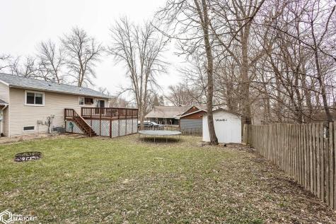 1109 S 9th Place Clear Lake IA 50428