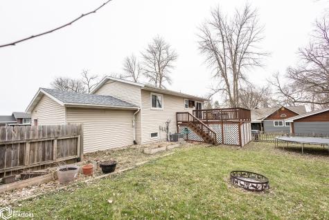 1109 S 9th Place Clear Lake IA 50428