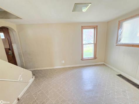 110 12th Street SE Mason City IA 50401