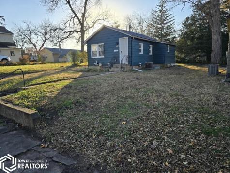 207 S 10th Street Clear Lake IA 50428
