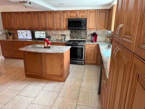 272 West Irving Park Road Wood Dale IL 60191