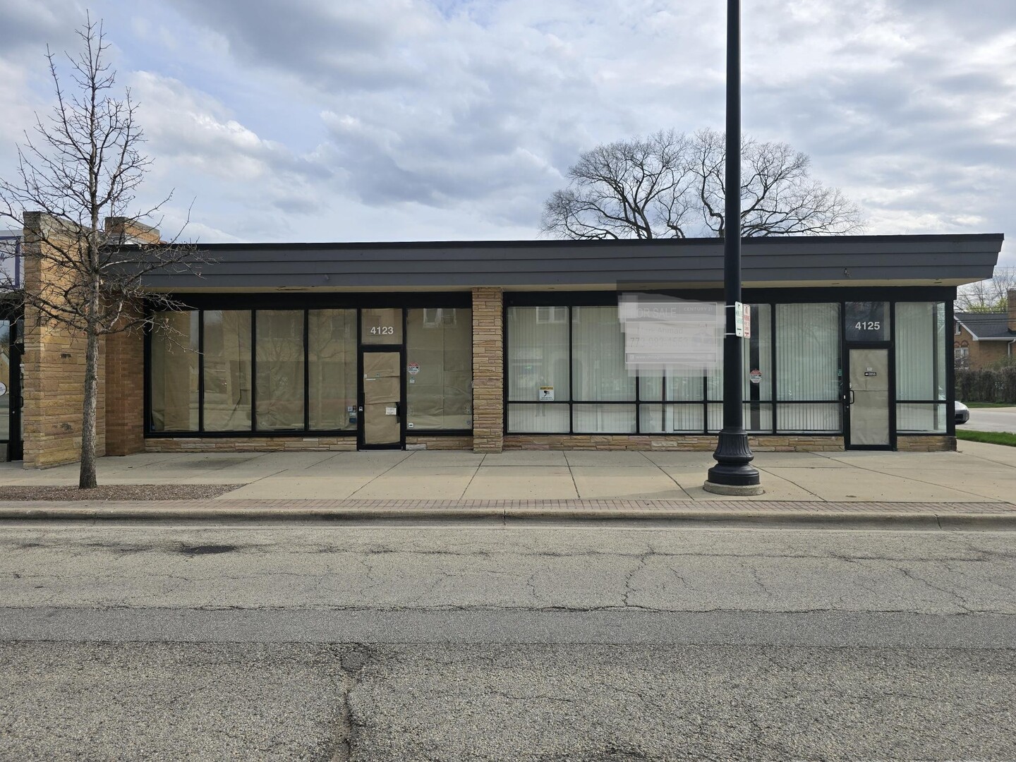 4123-4125 Oakton Street Skokie IL 60076