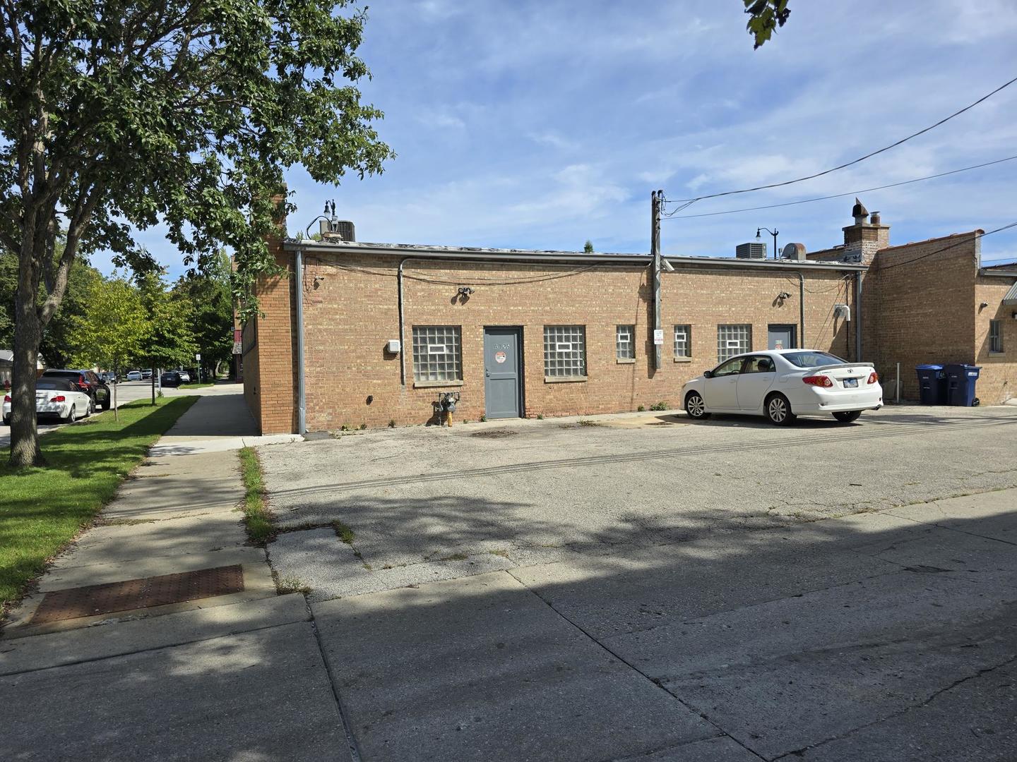 4123-4125 Oakton Street Skokie IL 60076