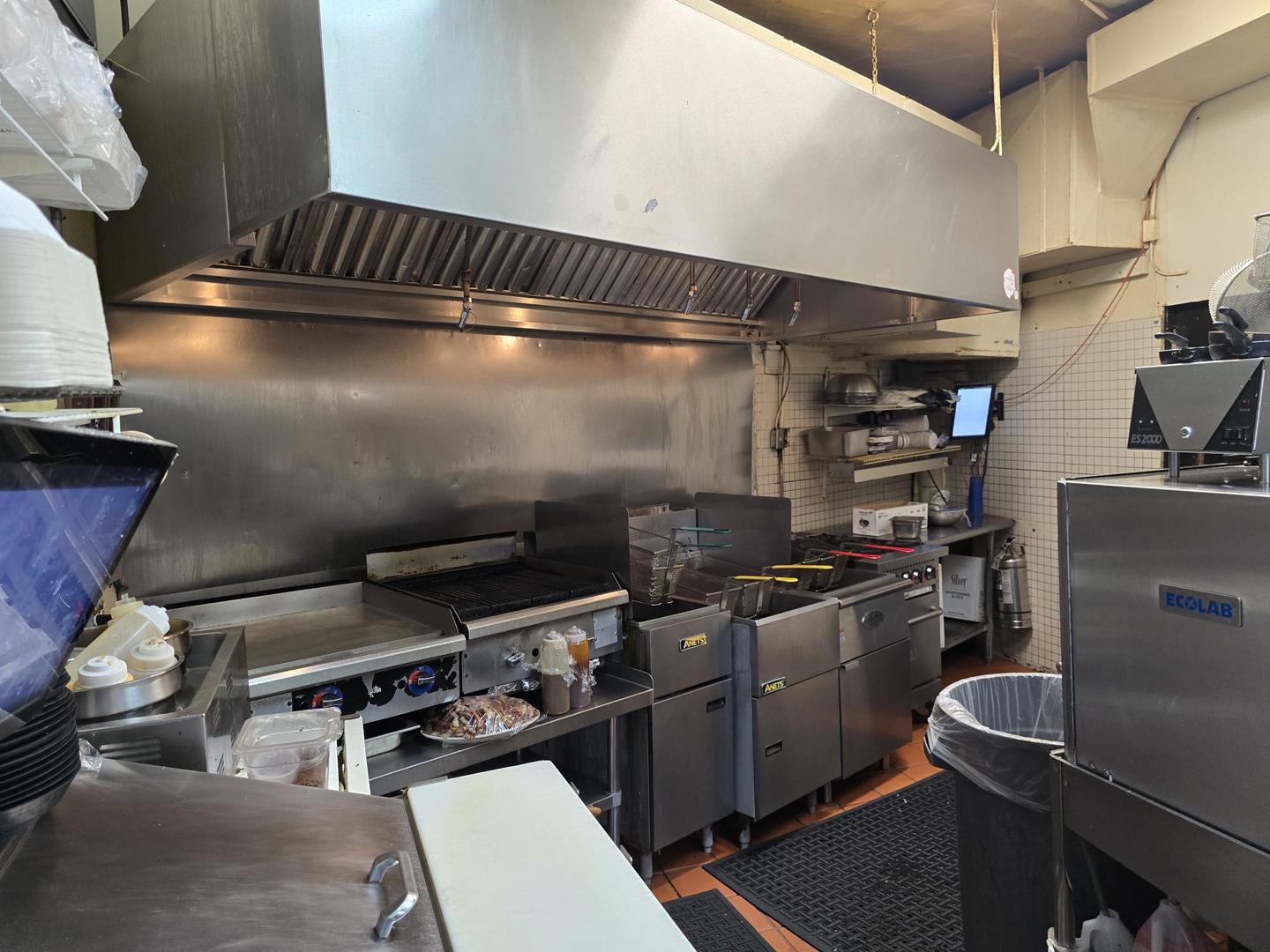4263 North Lincoln Avenue Chicago IL 60618