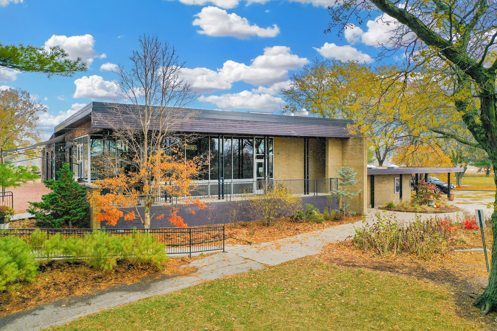 5805 North Knoxville Avenue Peoria IL 61614