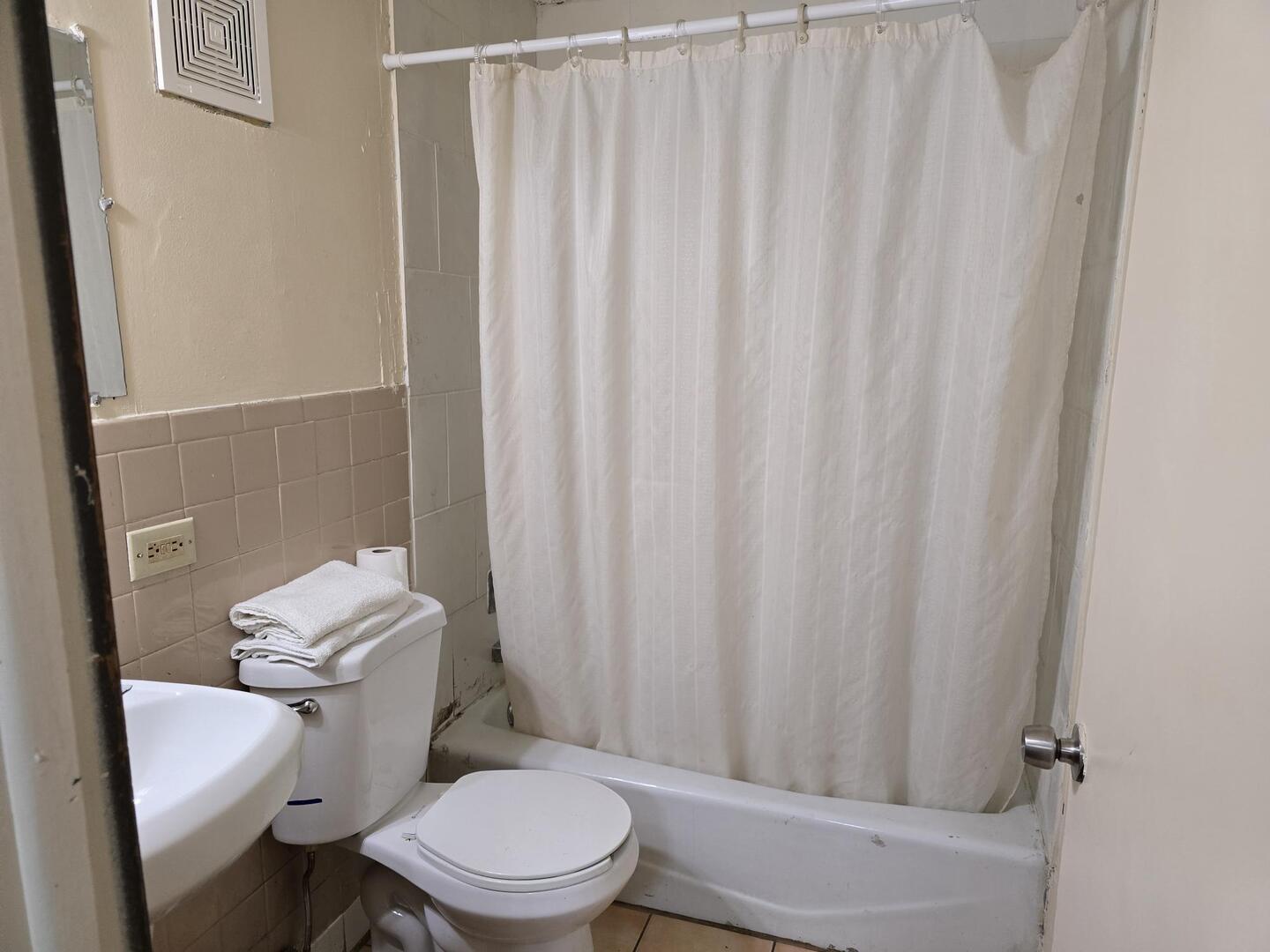 7621 South Cottage Grove Avenue Chicago IL 60619