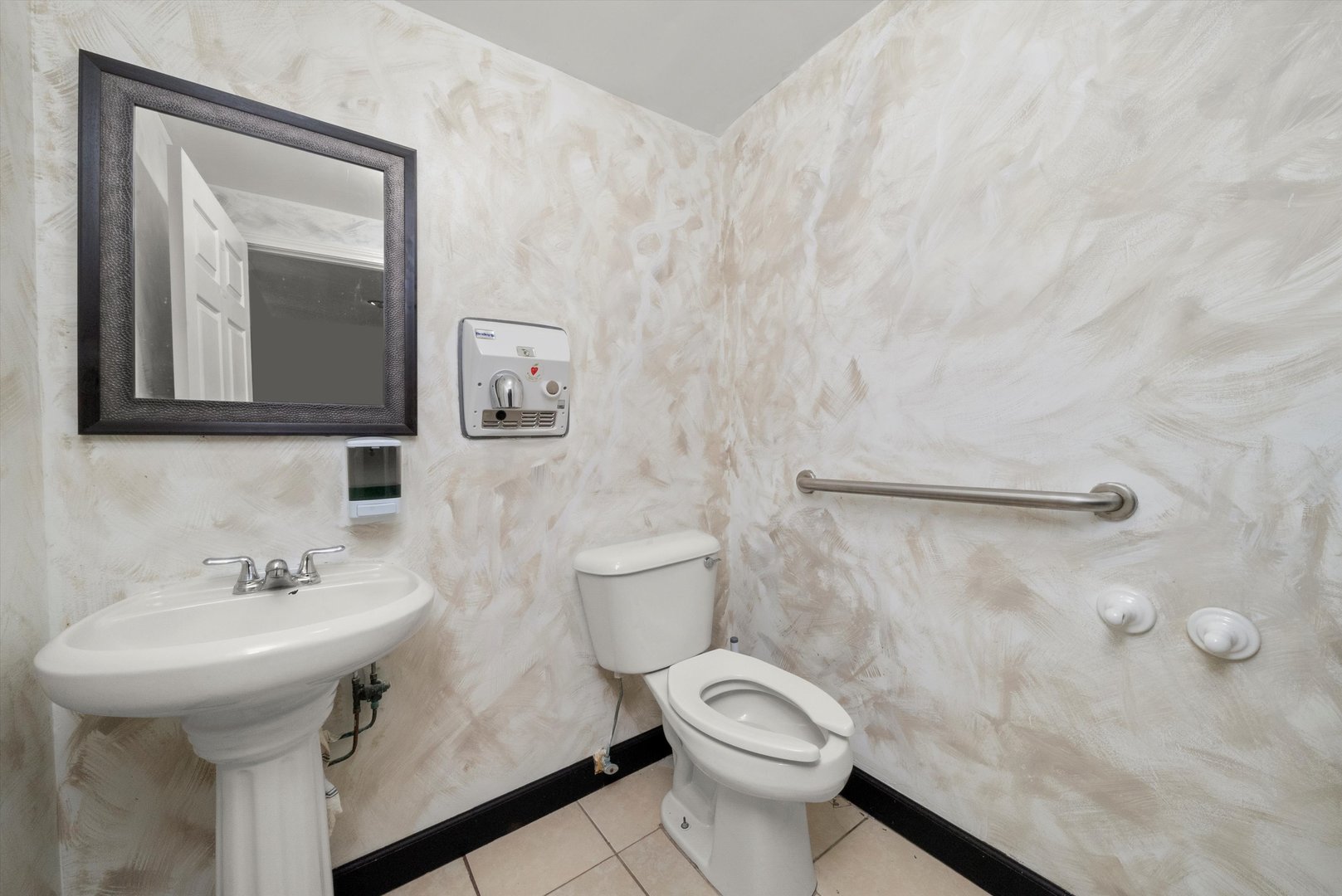 3739 West Fullerton Avenue Chicago IL 60647