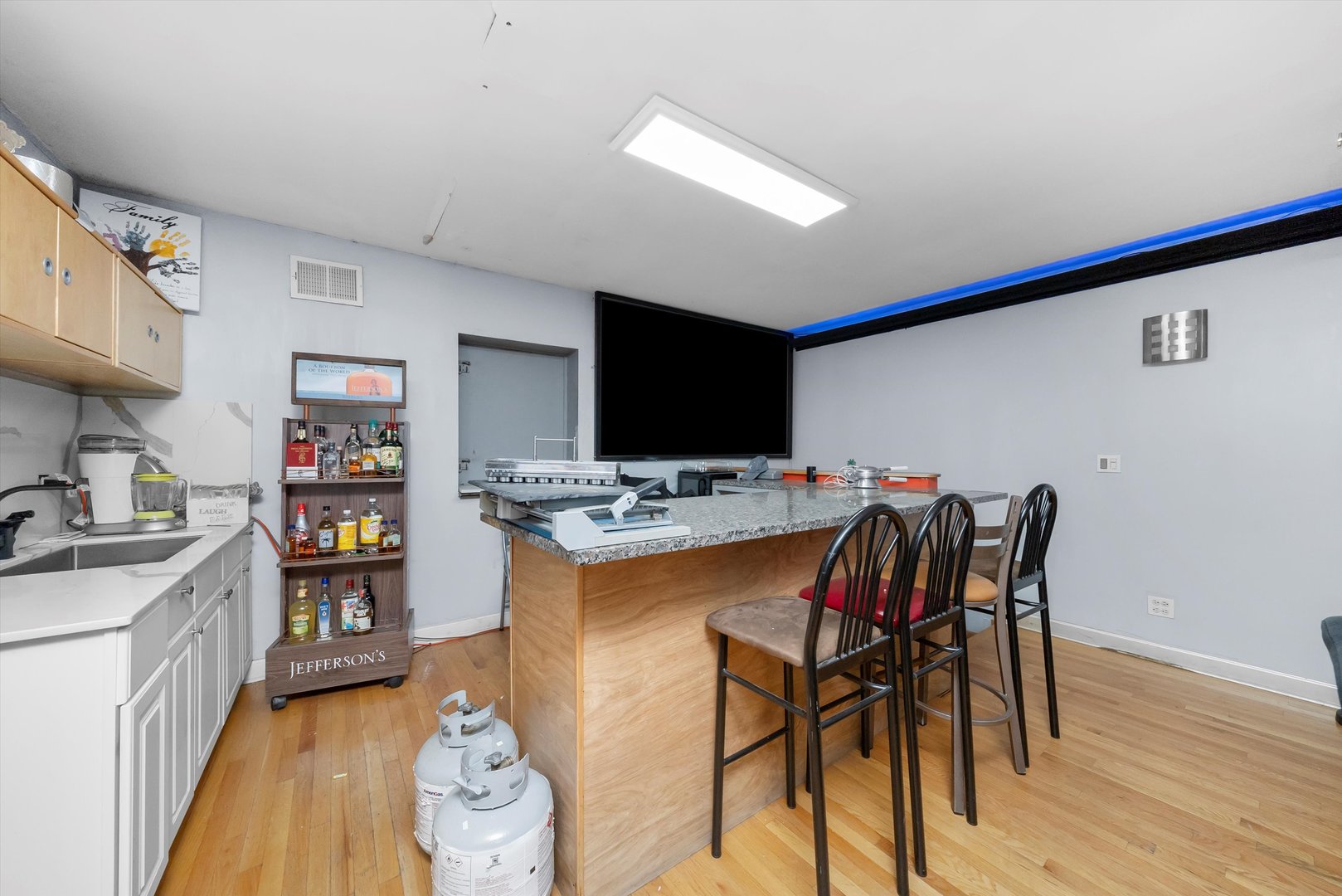 3739 West Fullerton Avenue Chicago IL 60647