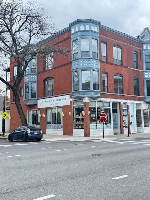2564 North Clark Street Chicago IL 60614