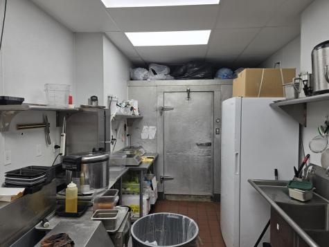 6214 North Western Avenue Chicago IL 60659