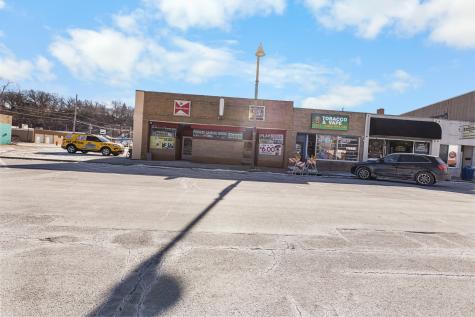 936 15TH Avenue East Moline IL 61244