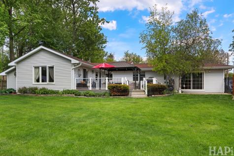 4403 Roberts Road Island Lake IL 60042