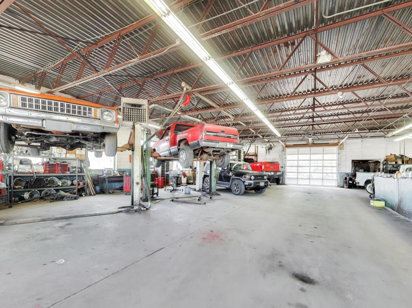 18W325 Roosevelt Road Oakbrook Terrace IL 60181