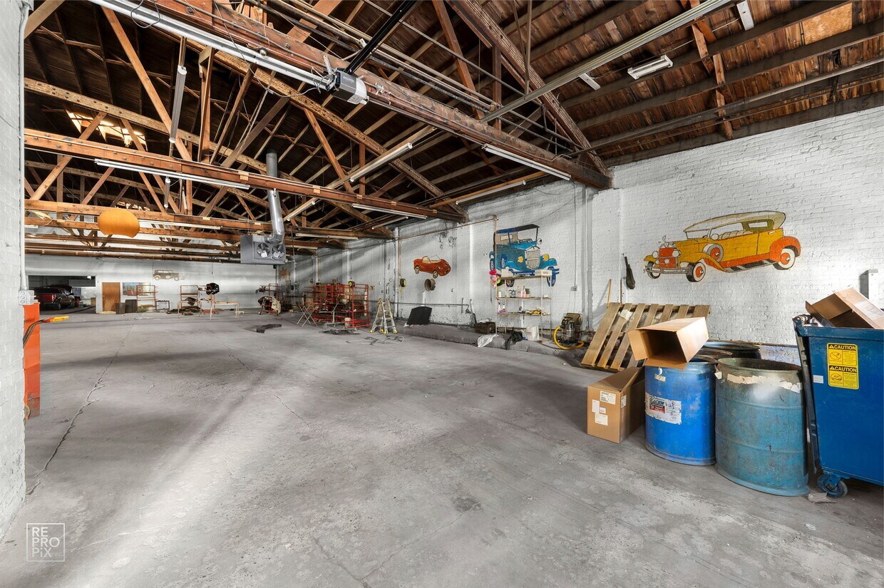 1123 West Catalpa Avenue Chicago IL 60640
