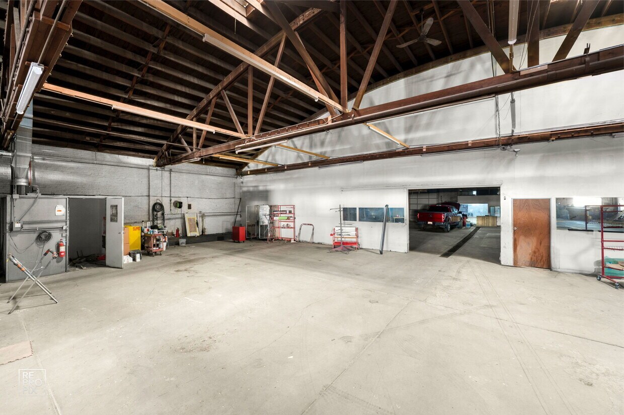 1123 West Catalpa Avenue Chicago IL 60640