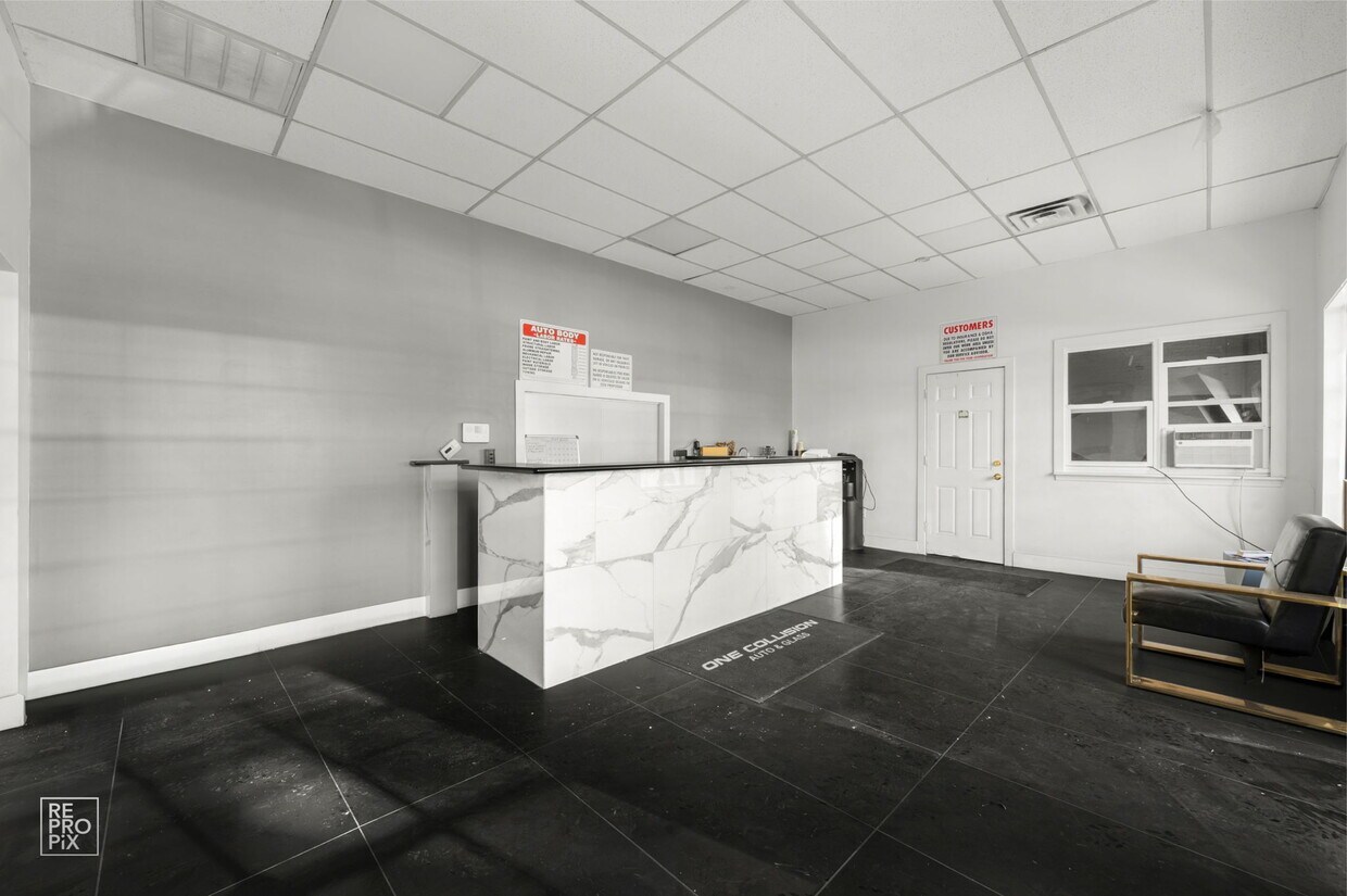 1123 West Catalpa Avenue Chicago IL 60640