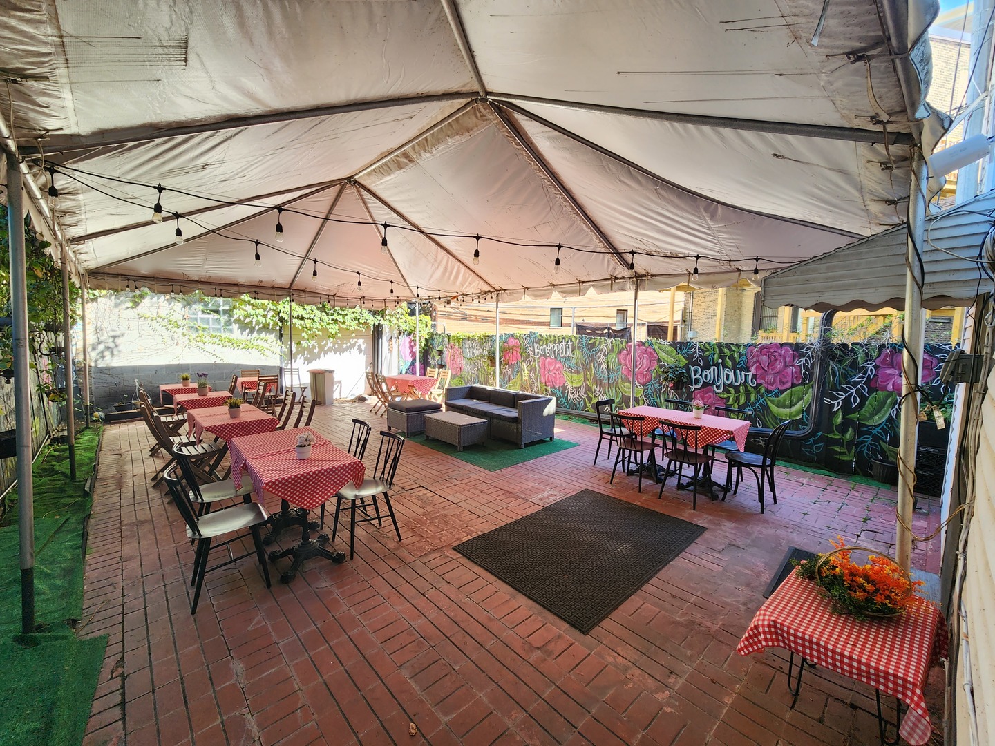 3307 North Clark Street Chicago IL 60657