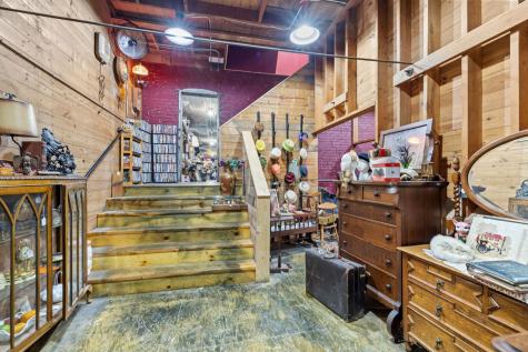 126 South Main Street Gilman IL 60938