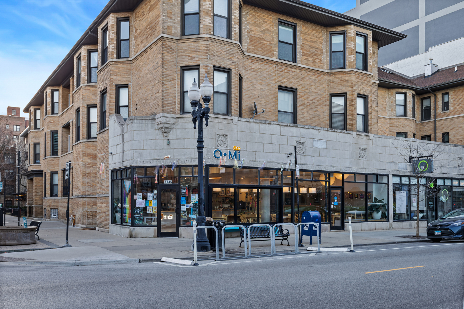 3135 North Broadway Street Chicago IL 60657