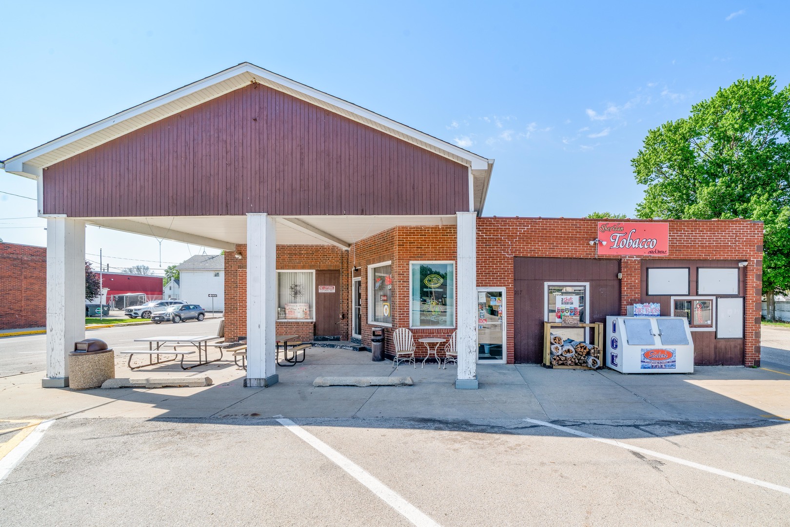 207 W Si Johnson Street Sheridan IL 60551