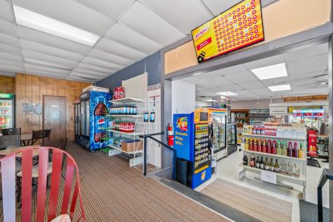 207 W Si Johnson Street Sheridan IL 60551