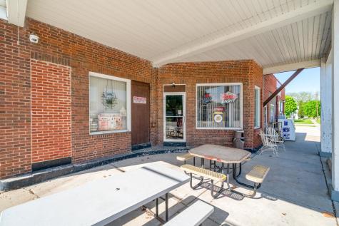 207 W Si Johnson Street Sheridan IL 60551