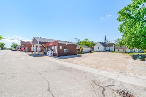 207 W Si Johnson Street Sheridan IL 60551