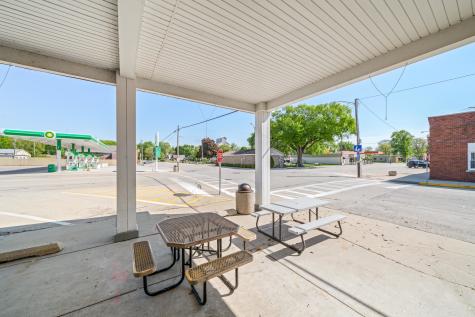 207 W Si Johnson Street Sheridan IL 60551