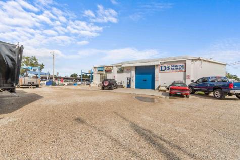 3308 Waukegan Road Mchenry IL 60050