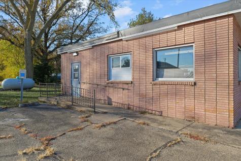 205 North State Route 54 Roberts IL 60962