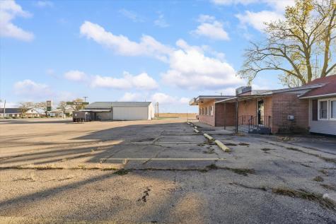 205 North State Route 54 Roberts IL 60962