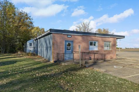 205 North State Route 54 Roberts IL 60962