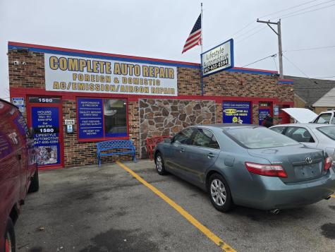 1580 South Cora Street Des Plaines IL 60018