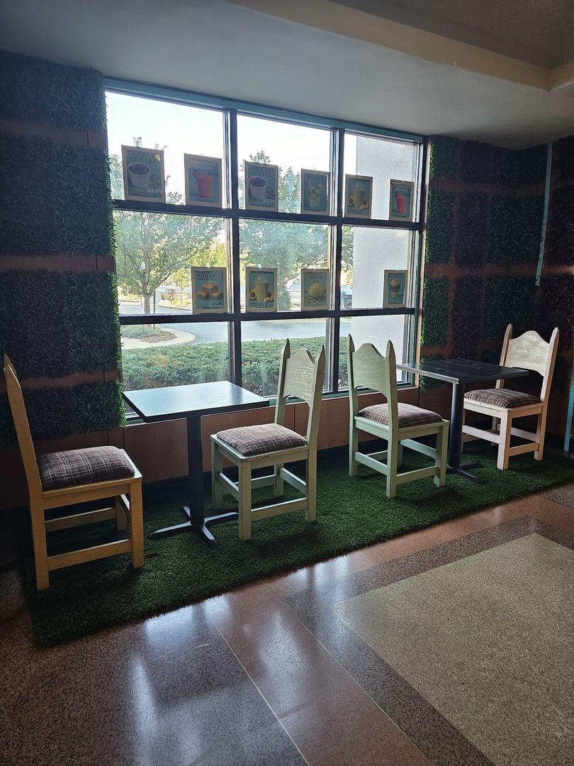 5441 North East River Road Chicago IL 60656