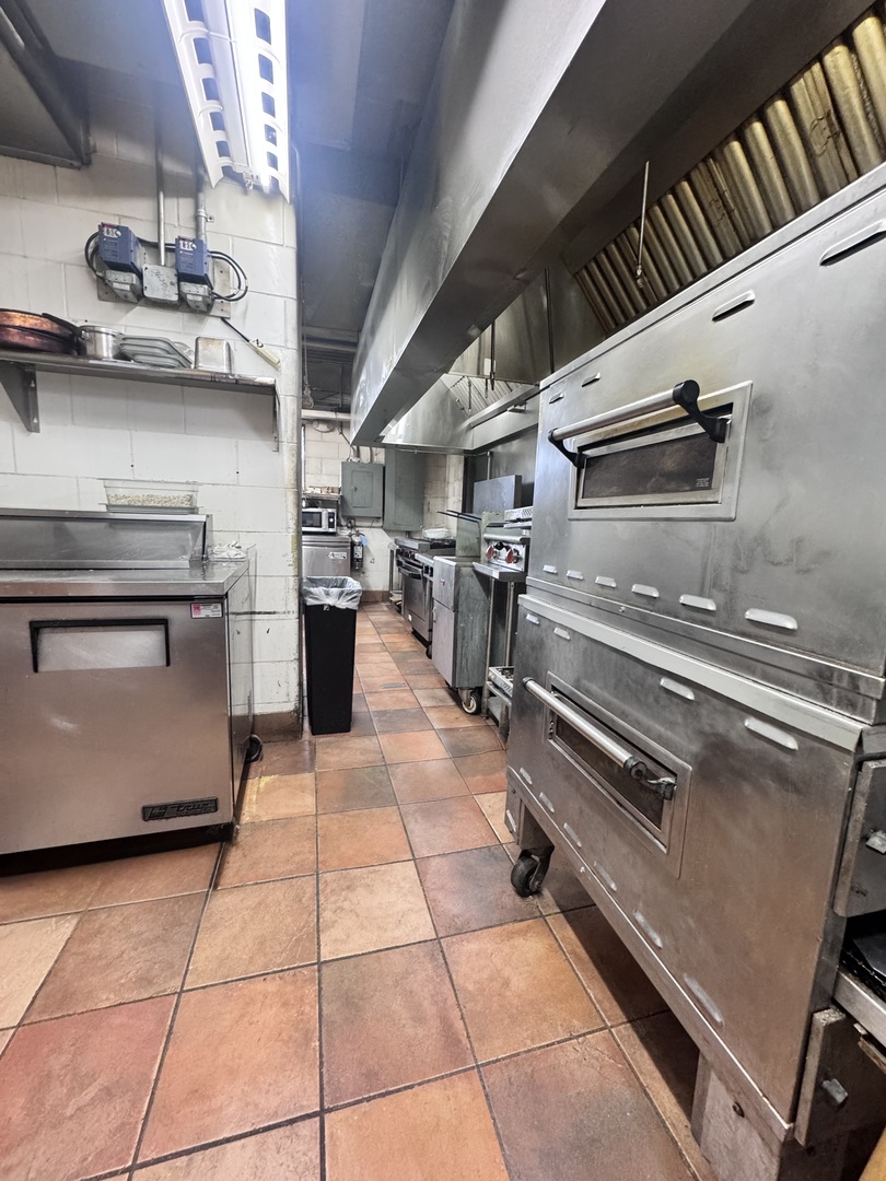 908 East Roosevelt Road Lombard IL 60148