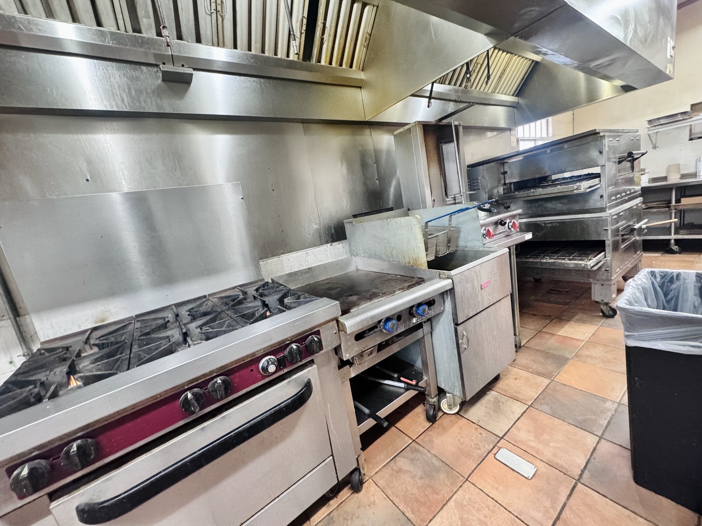 908 East Roosevelt Road Lombard IL 60148