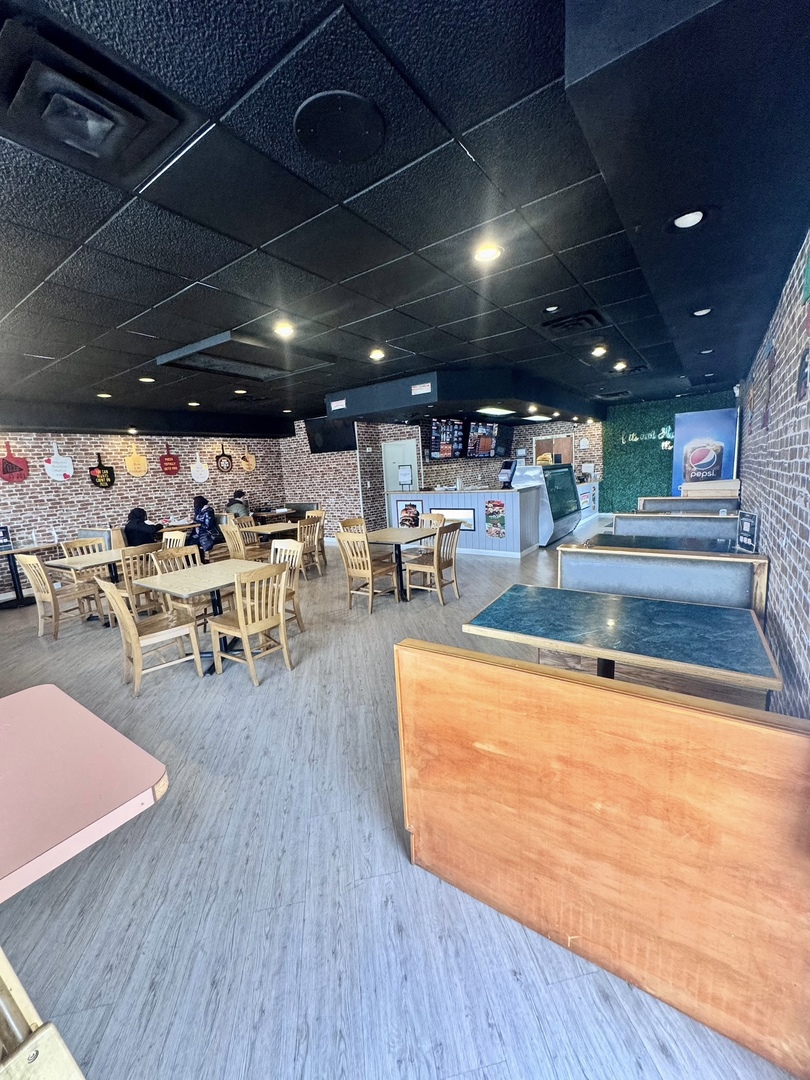 908 East Roosevelt Road Lombard IL 60148