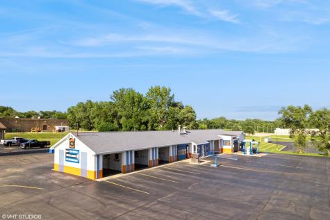 731 Midwest Court Freeport IL 61032