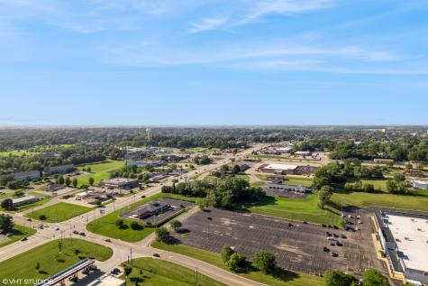 731 Midwest Court Freeport IL 61032