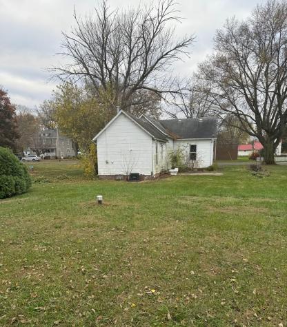 304 Chapin Street Ivesdale IL 61851