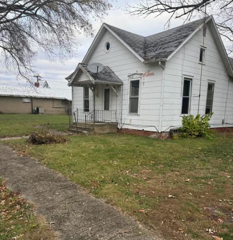 304 Chapin Street Ivesdale IL 61851
