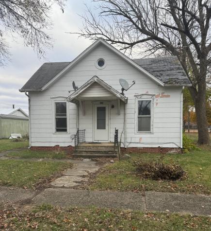 304 Chapin Street Ivesdale IL 61851