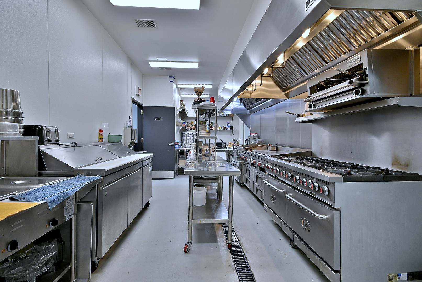 5319 West Belmont Avenue Chicago IL 60641