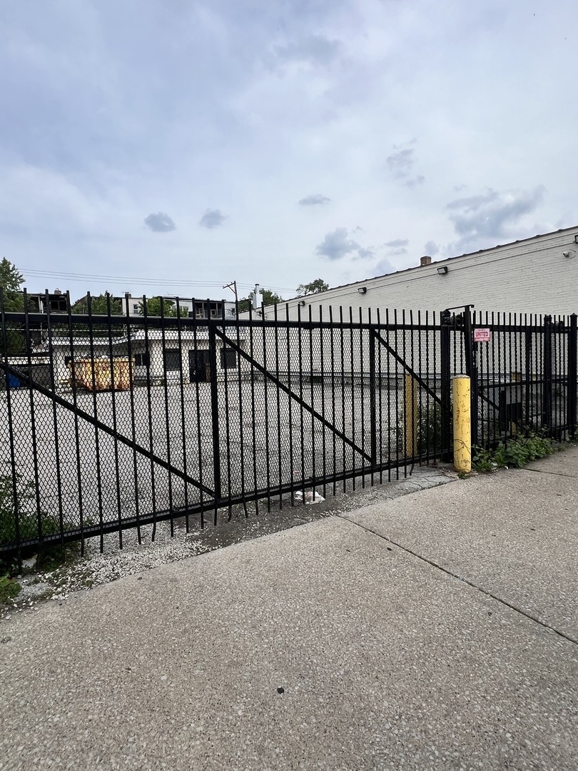 8229 South Cottage Grove Avenue Chicago IL 60619