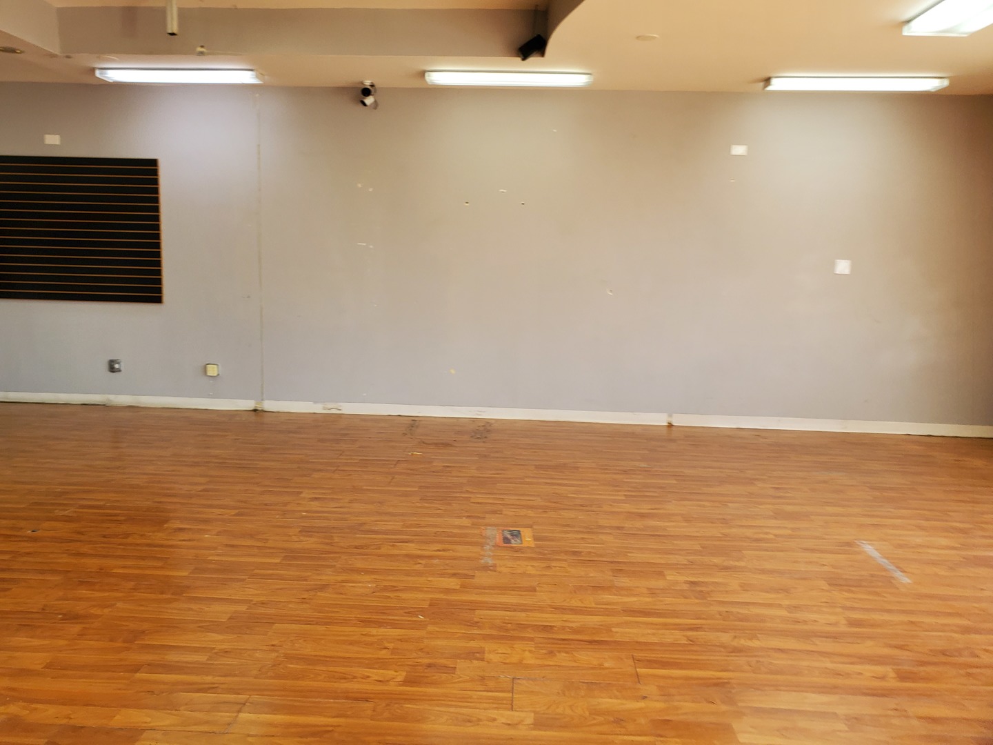 8337 South Pulaski Road Chicago IL 60652